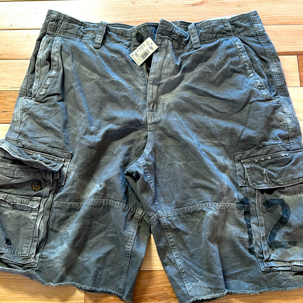 American Eagle 🦅 cargo shorts